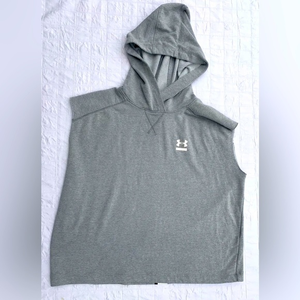 Under Armour‎ Sleeveless Hoodie Medium